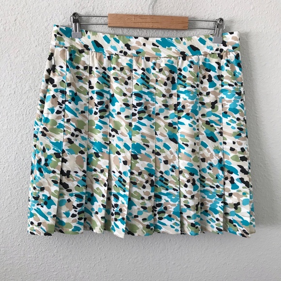 Chico's Zenergy Pleated Abstract Skirt Skort Size 8 Tennis Golf Pickleball UPF - Picture 2 of 8
